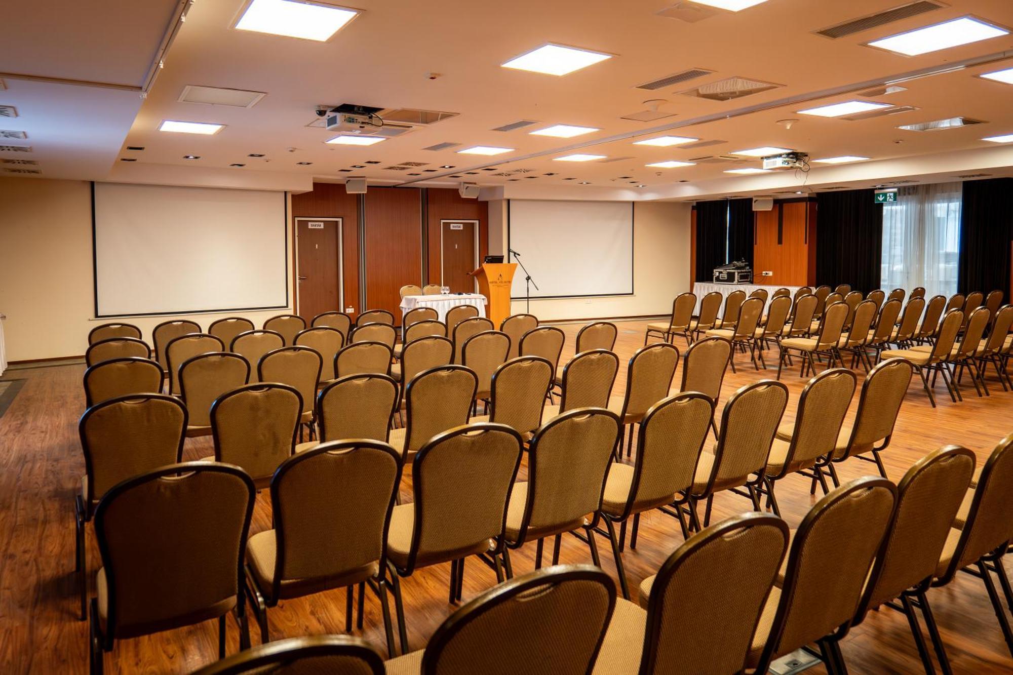Hotel Atlantis Wellness & Conference Hajdúszoboszló Eksteriør billede