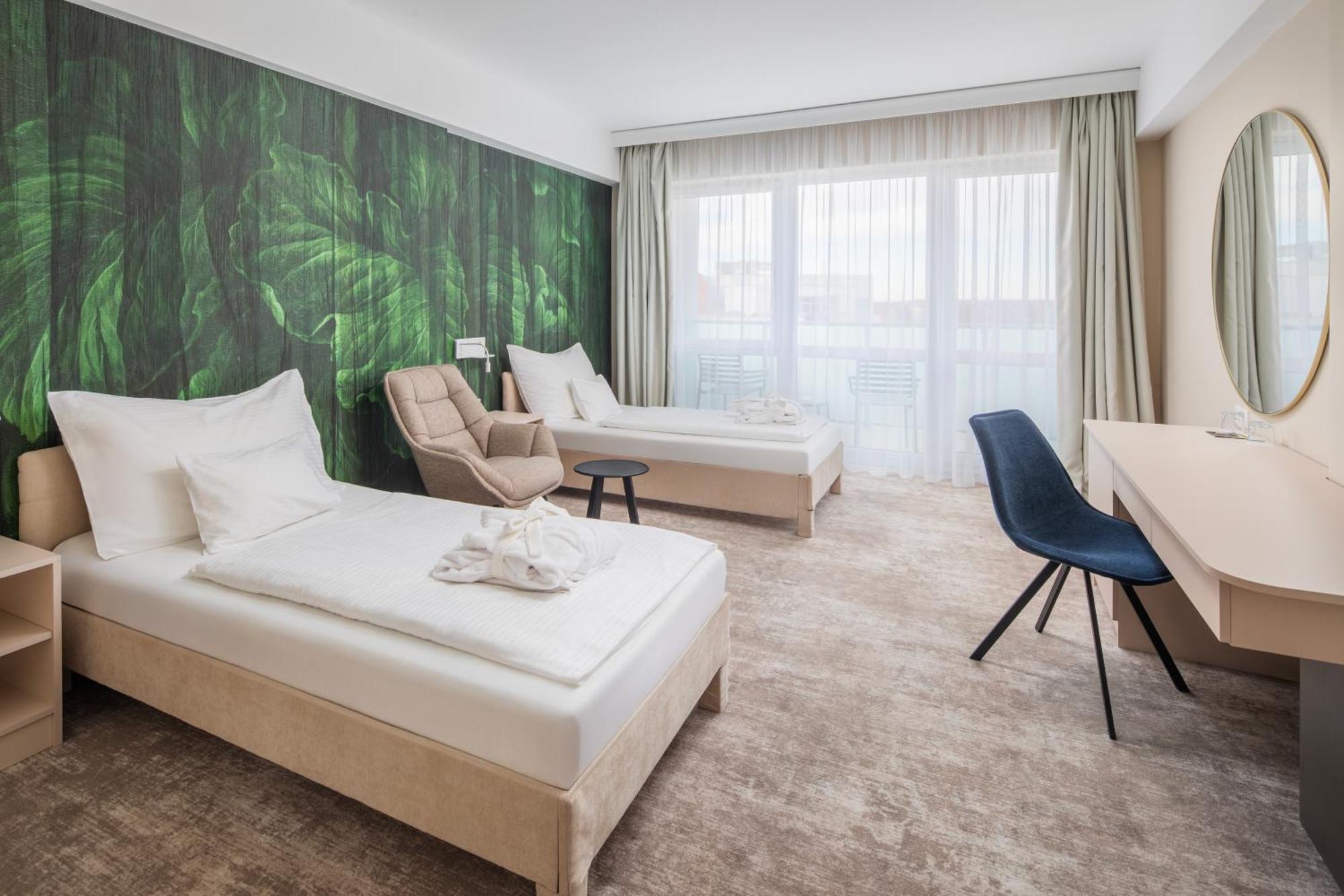 Hotel Atlantis Wellness & Conference Hajdúszoboszló Eksteriør billede