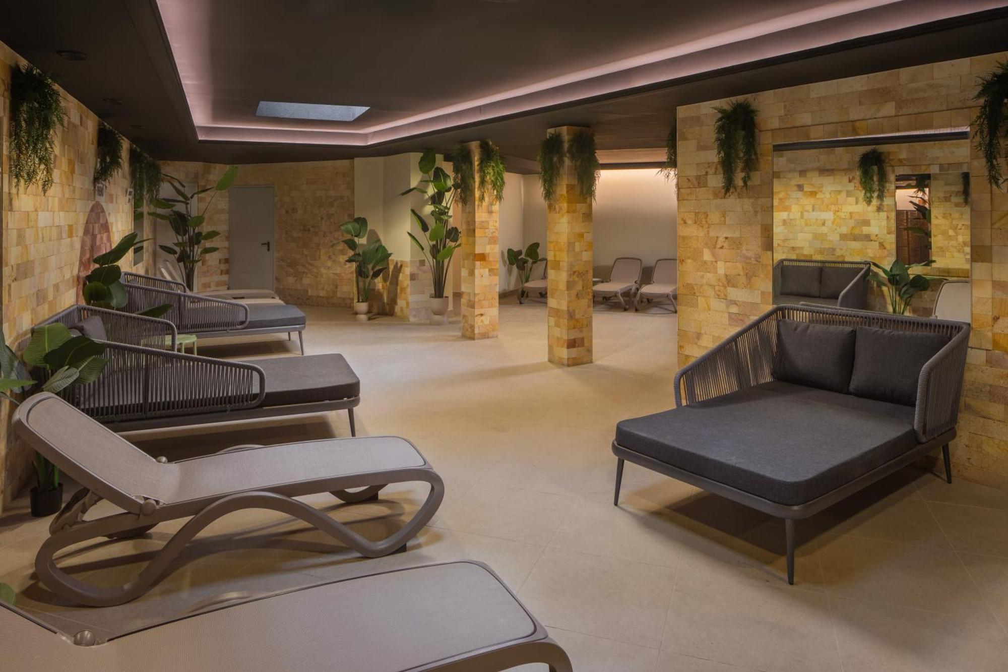 Hotel Atlantis Wellness & Conference Hajdúszoboszló Eksteriør billede